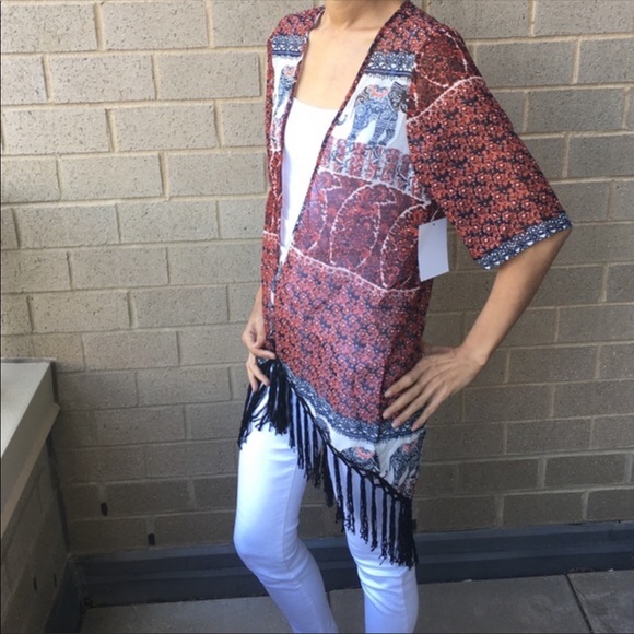 Cute kimono top with Fringes - Picture 2 of 4